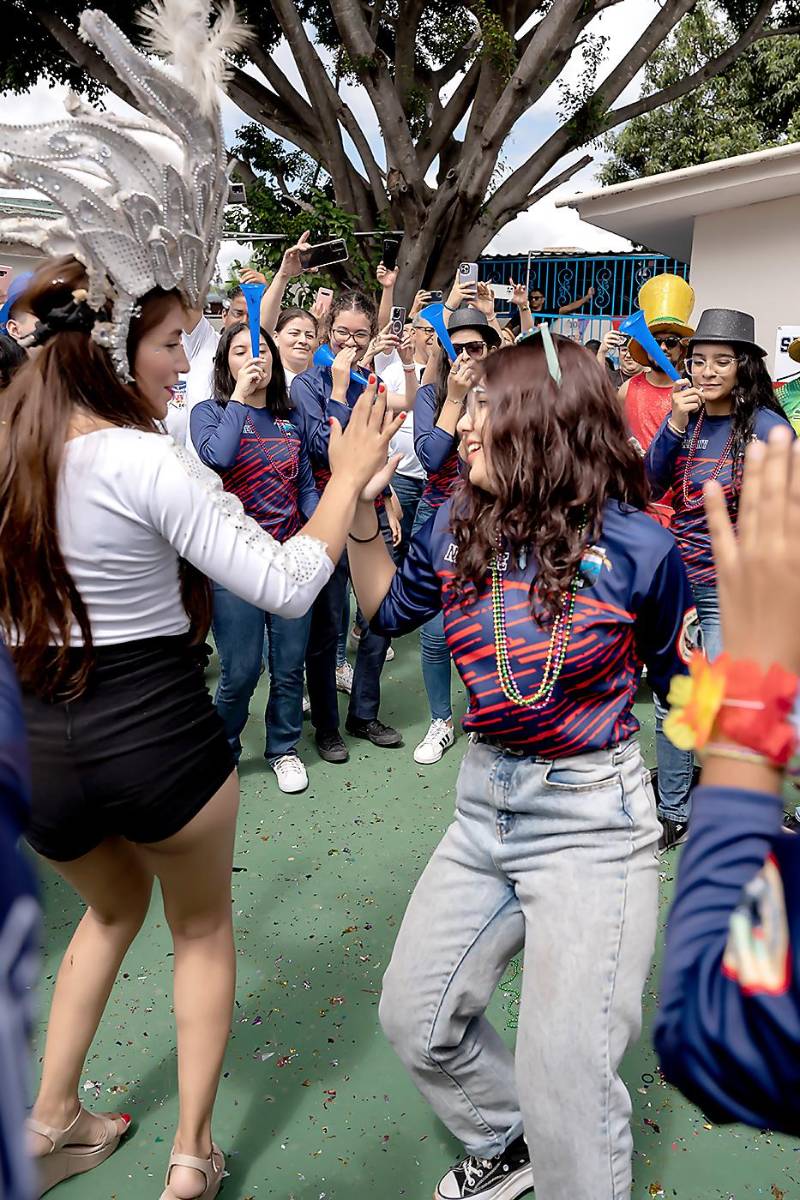Entrance de los seniors 2024 de England School