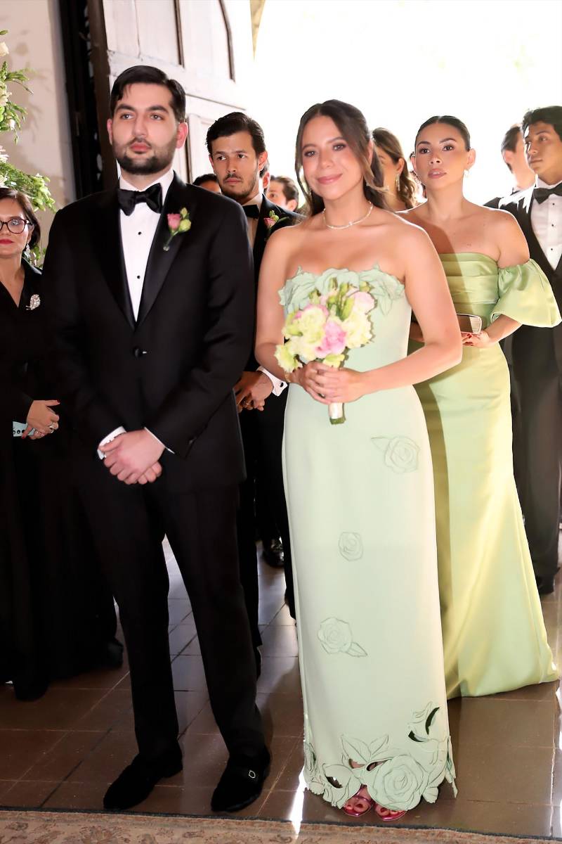 Así fue la boda eclesiástica de Ivana Lagos y Jacobo Waincier Canahuati