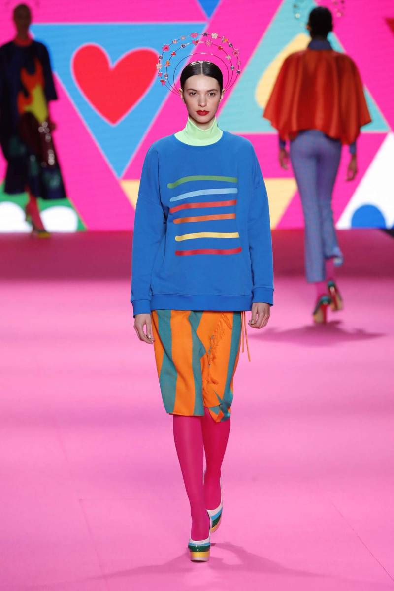 Los lunares protagonista de la colección de Agatha Ruiz de la Prada