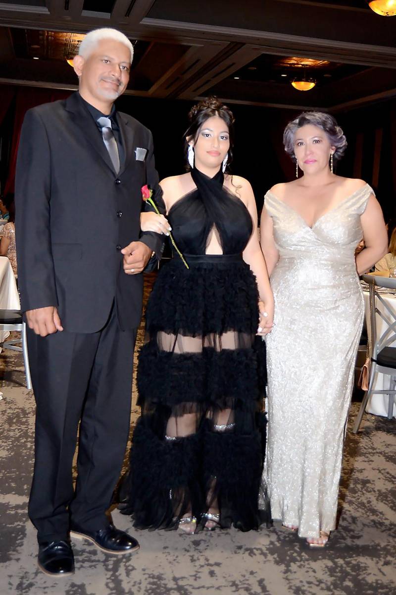 José, Elissa Donaire y Cintya Larios.