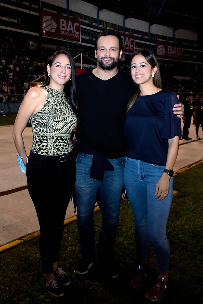 Ana Gabriela Garcia, Sidney Panting y Ana Lucia García.