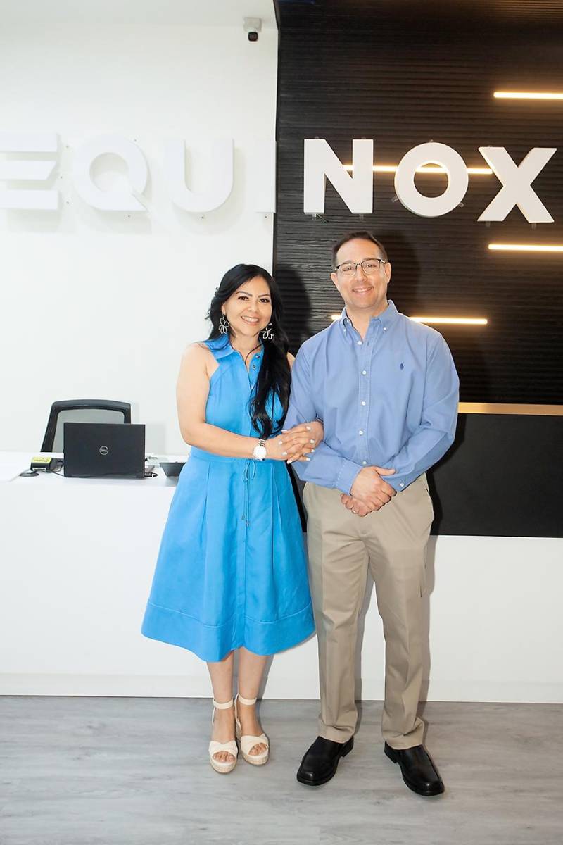 Mariela y Jeff Shinal, CEO de Equinox.