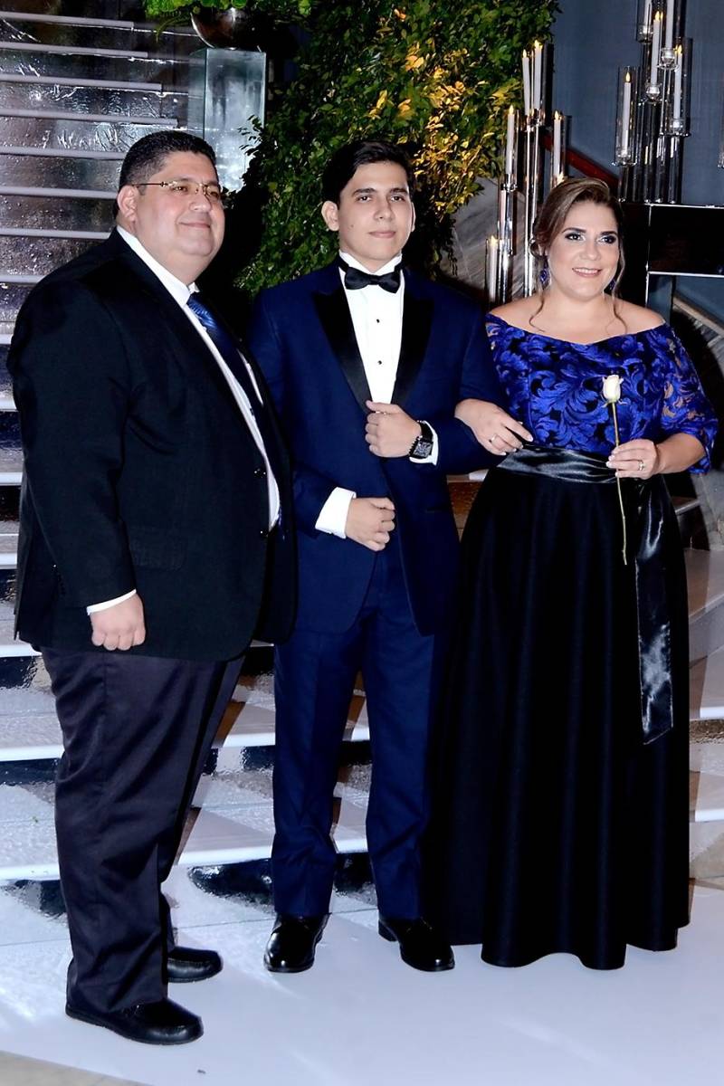 Michael Habib con sus padres Edmon Massou y Sara Valladares