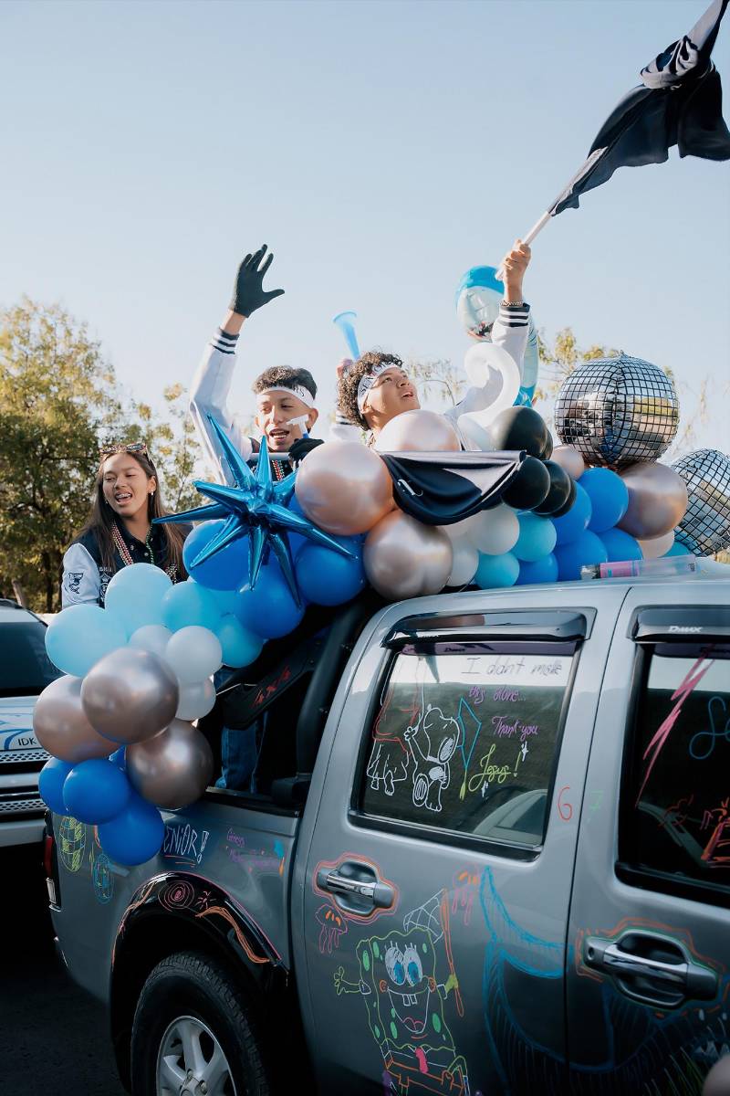 Senior entrance de la clase 2026 del Instituto María Auxiliadora