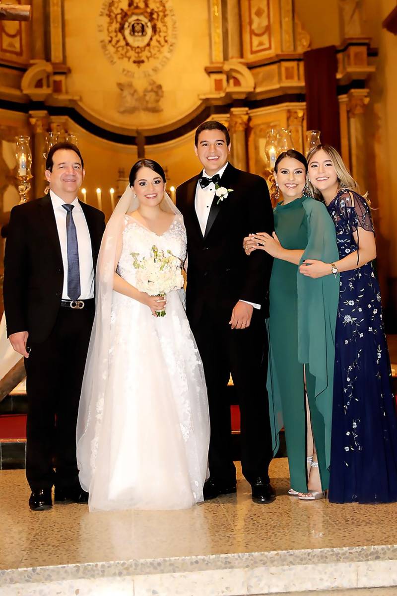 Así fue la boda eclesiástica de Miguel Mejía y Sofía Buck