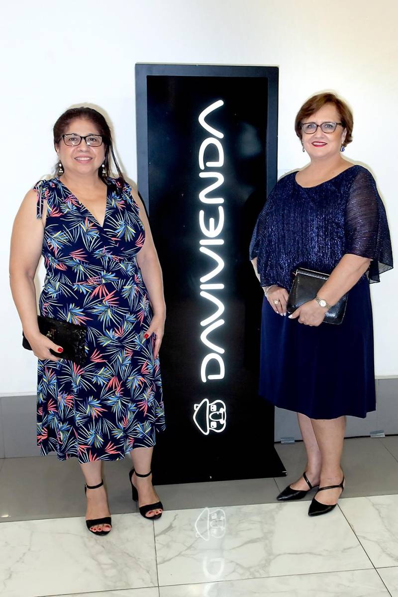 “Serenata para Mamá” por Davivienda