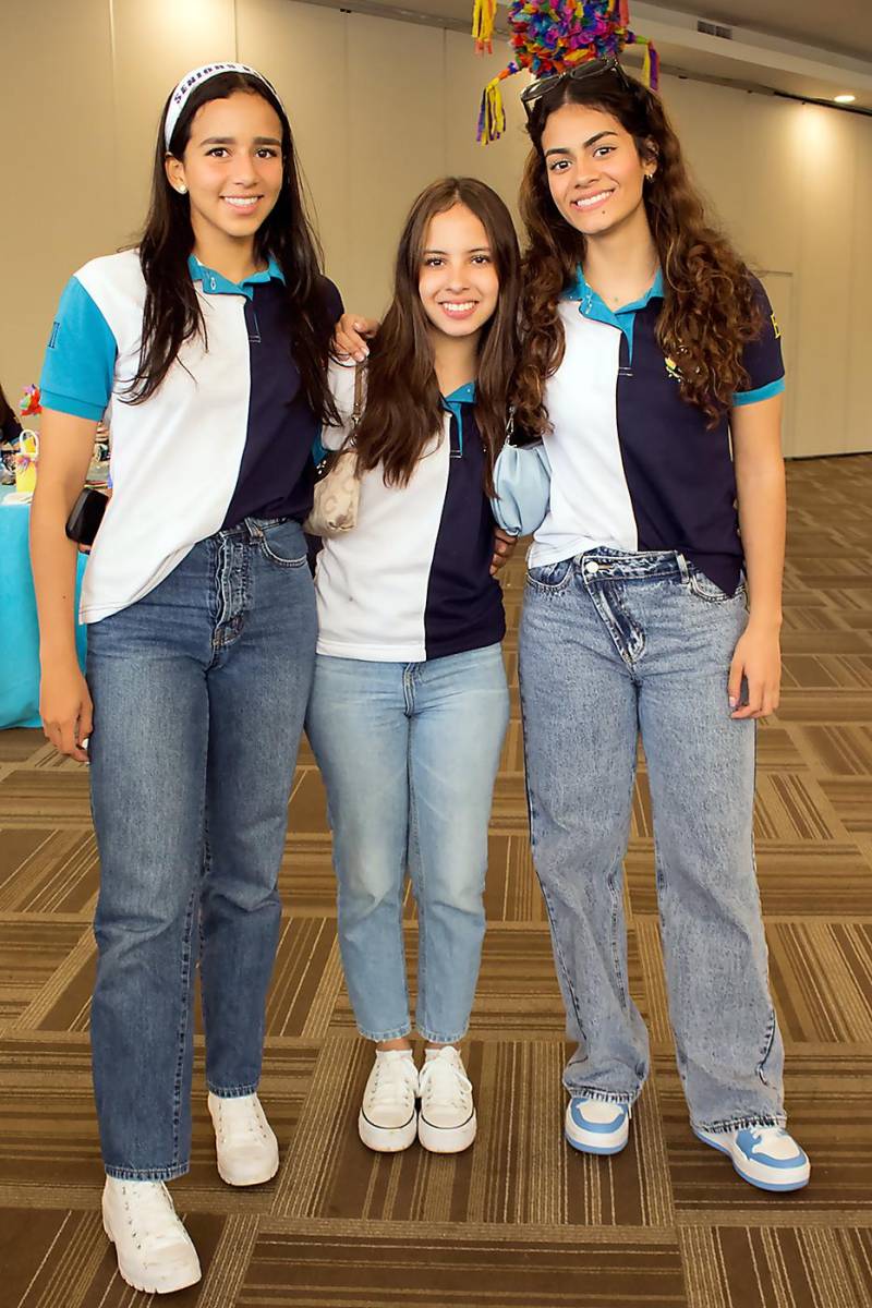 Vanessa Gomez, Nathalie Morales y Gloria Pena.