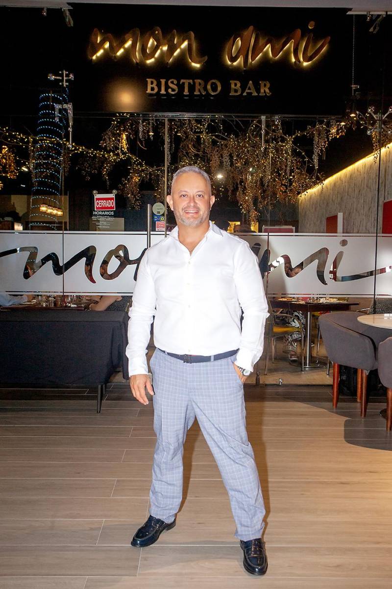 Mario Pineda, gerente del restaurante Mon Ami.