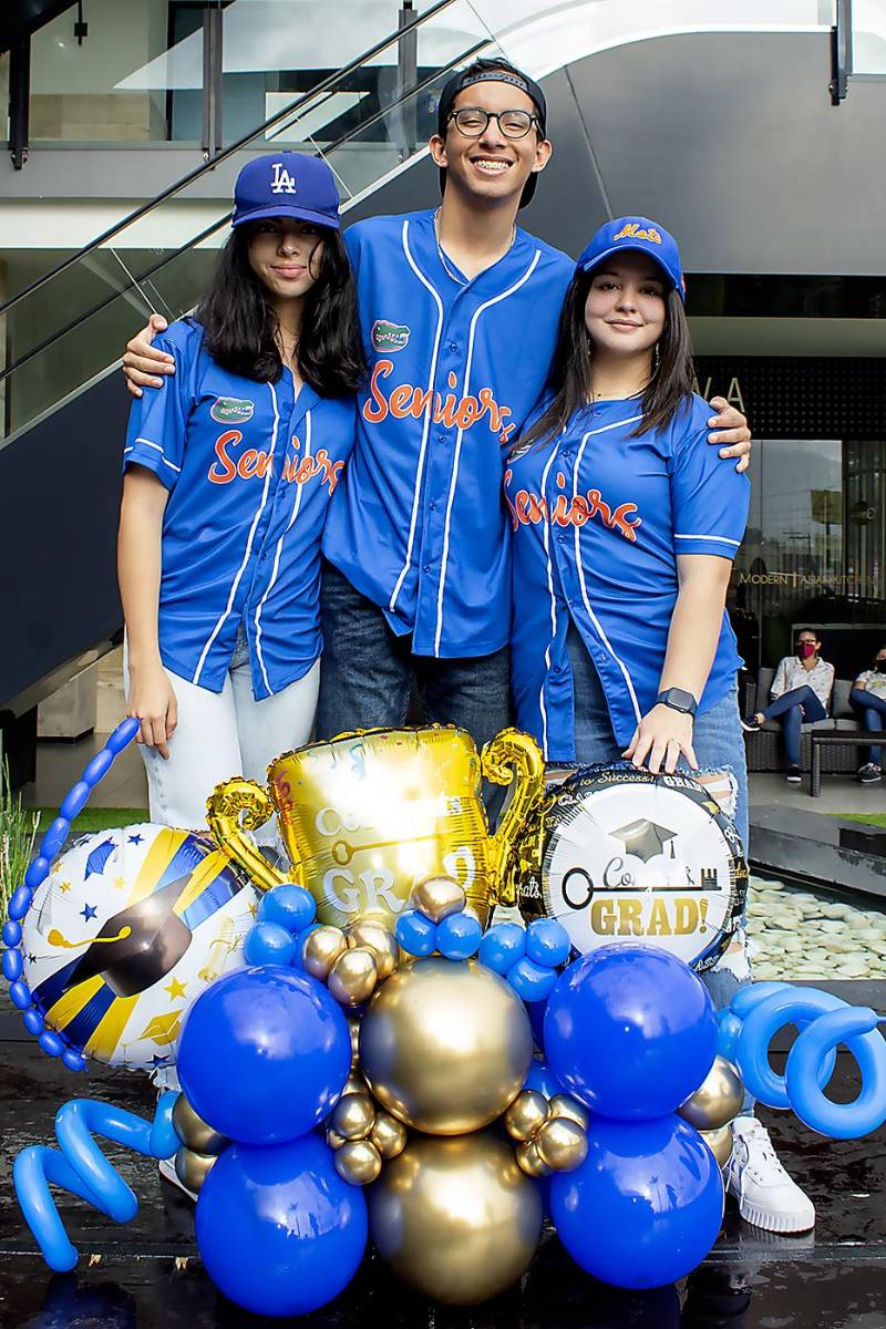 Victoria Castro, José Roberto y Valeria Padilla