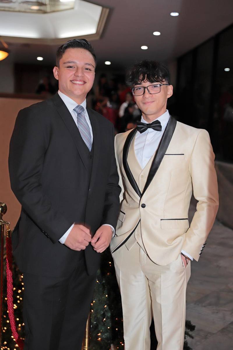 Fiesta de la prom 2024 del Instituto Sagrado Corazón