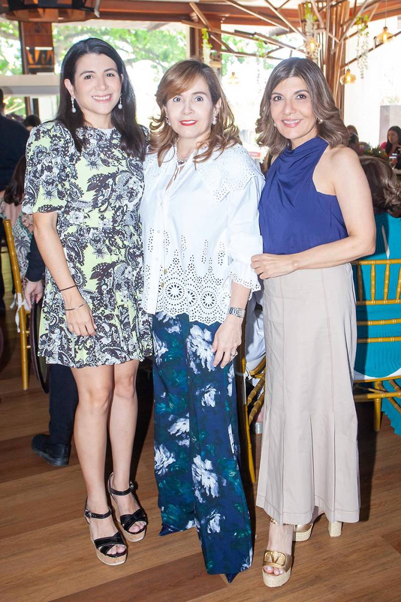 Melissa Handal, Elena Faraj y Sandra Panayotti.