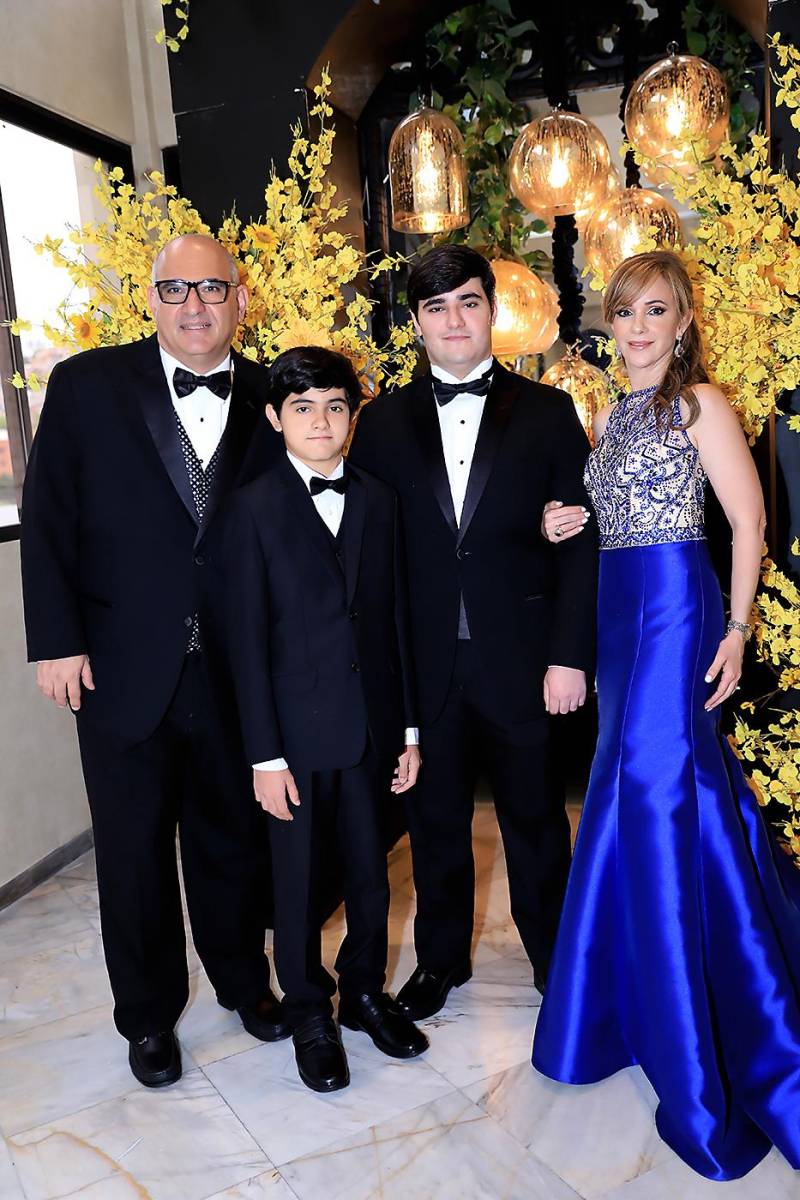 Fiesta de la prom 2025 de la Academia Los Pinares