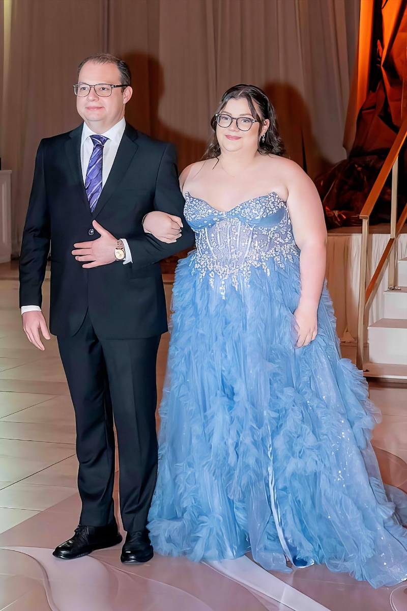 Natalia Sofia Rivera Kattan con su padre Miltón Rivera. 