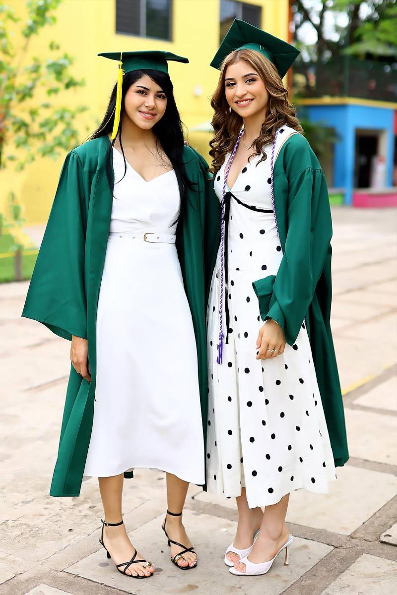 Natali Salinas y Viviana Chirinos 