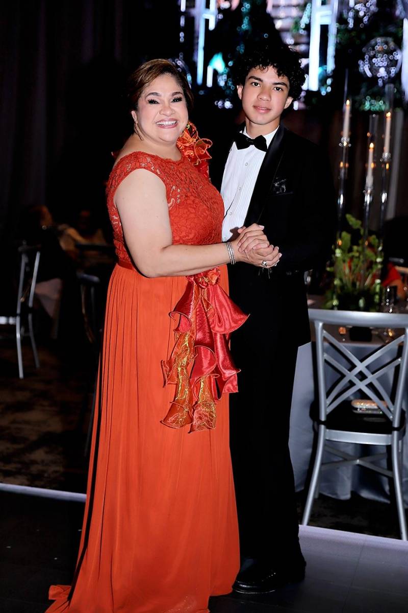 Fiesta de la prom 2024 de Antares y Aldebarán