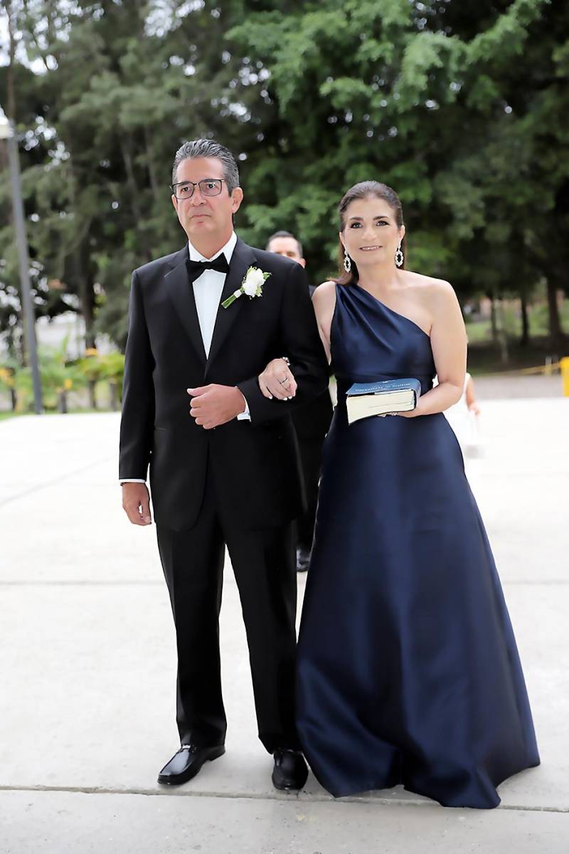 Antonio Lardizábal y Regina Balladares