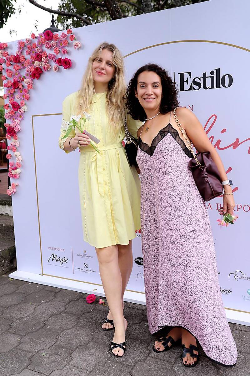Mila Esquiva y Valeria Cano.