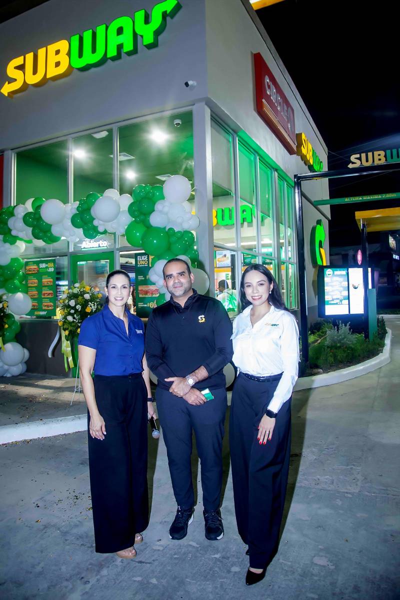Subway abre moderna sucursal en Plaza Santa Mónica Este en San Pedro Sula