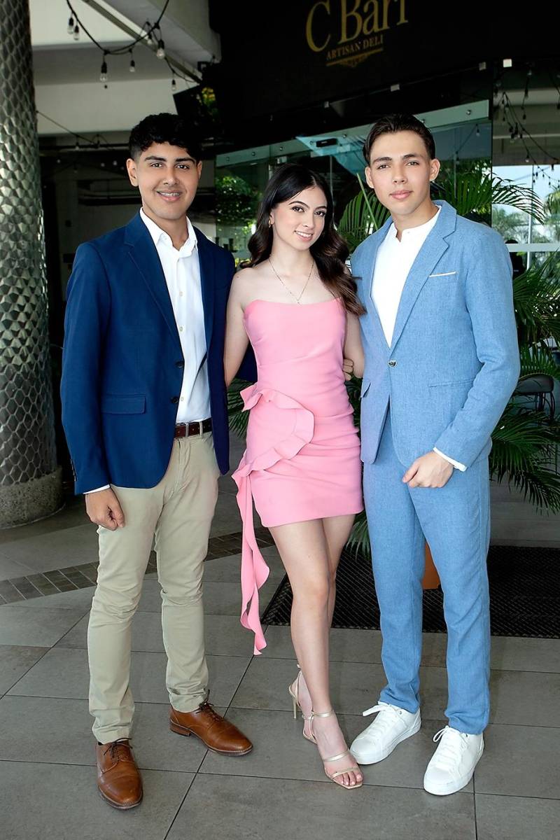 Daniel Bandy, Georgette Claros y Simón Handal.