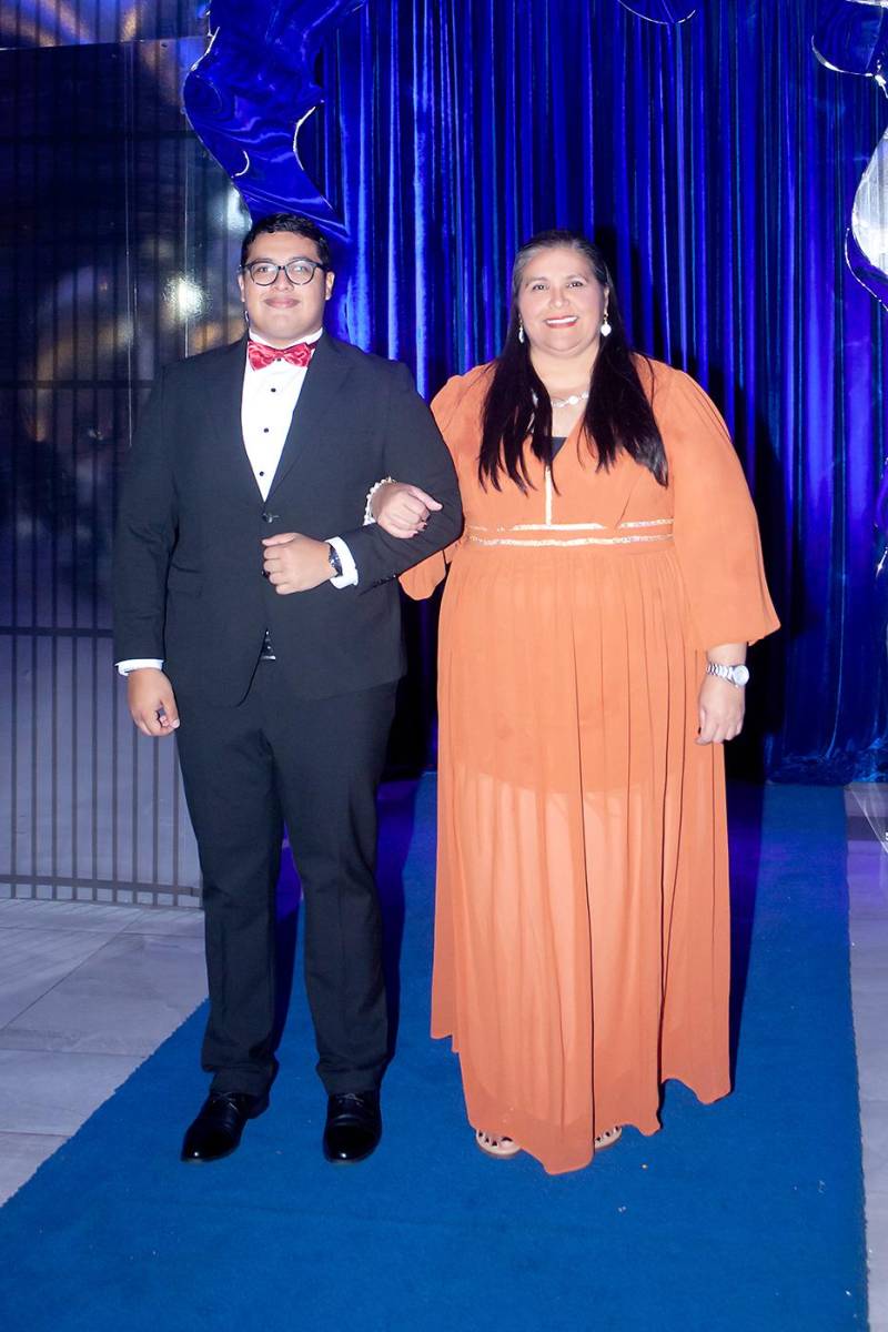 David Reyes Ramos y su madre Marcela Ramos.