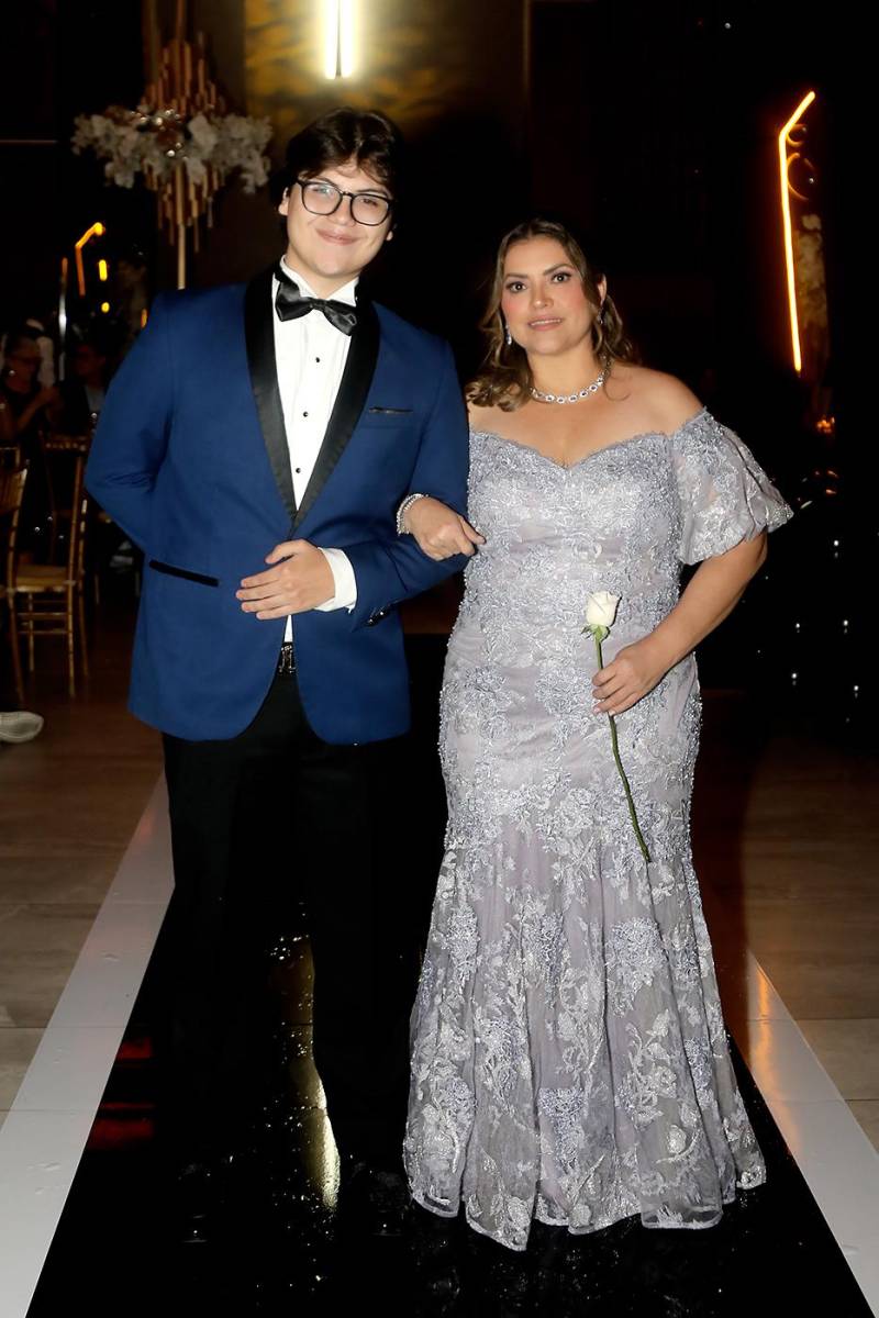 Luís Andrés García y su madre Reina Paz.