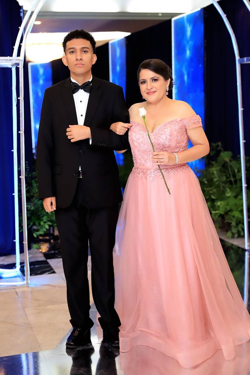 Francisco Canelas y Yeny Mendoza.