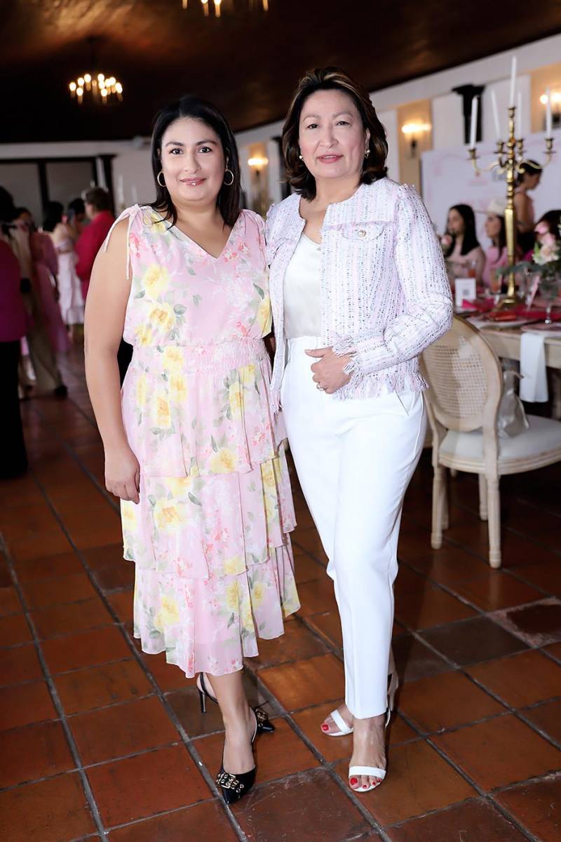 Rebeca Chacón y Marcia Vásquez. Rebeca Chacón y Marcia Vásquez.