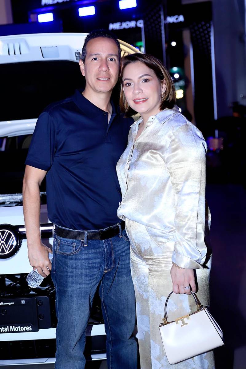 Leonardo Aguilar y Karla Solorzano