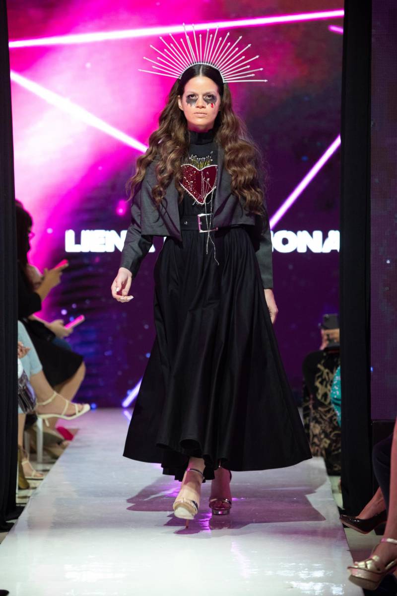 <b>¿Qué mujeres te inspiran?</b>“Vivienne Westwood, Maria Grazia, Lady Gaga y Selena Gómez. Si hablamos de hondureñas, Gladys González, Pili Luna, Luz Ernestina Mejía, Juana Pavon y, claro, mi madre Zury Zúniga”.