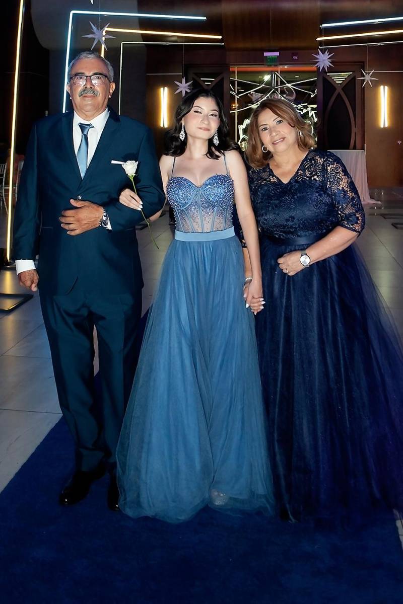 Servio y Manuela Melgar Con su hija María Fernanda