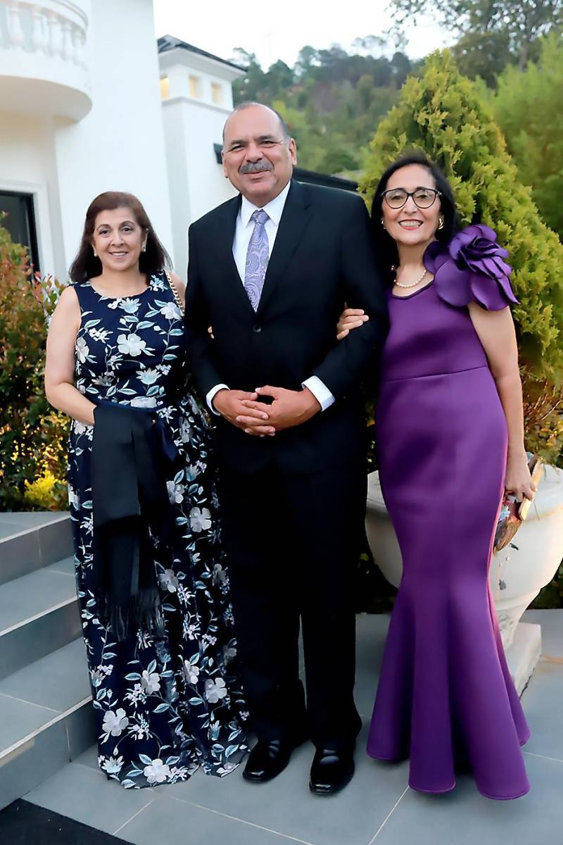 Evelyn Bendeck, Carlos Francisco y Rosemonde García
