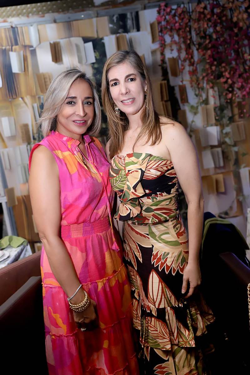  Diana Valladares y Marisi Errazuriz.