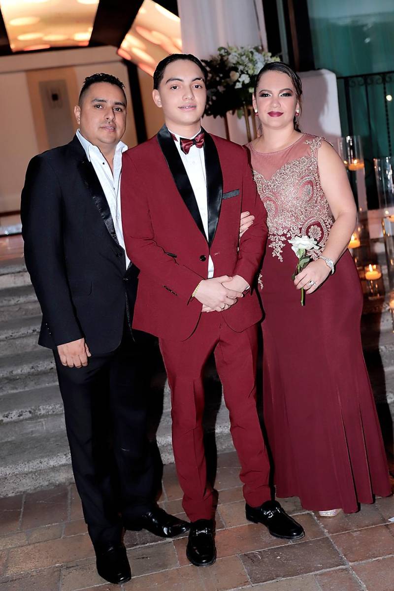 Óscar Tilguant, Óscar Tilguant y Bethsaida Aceituno.