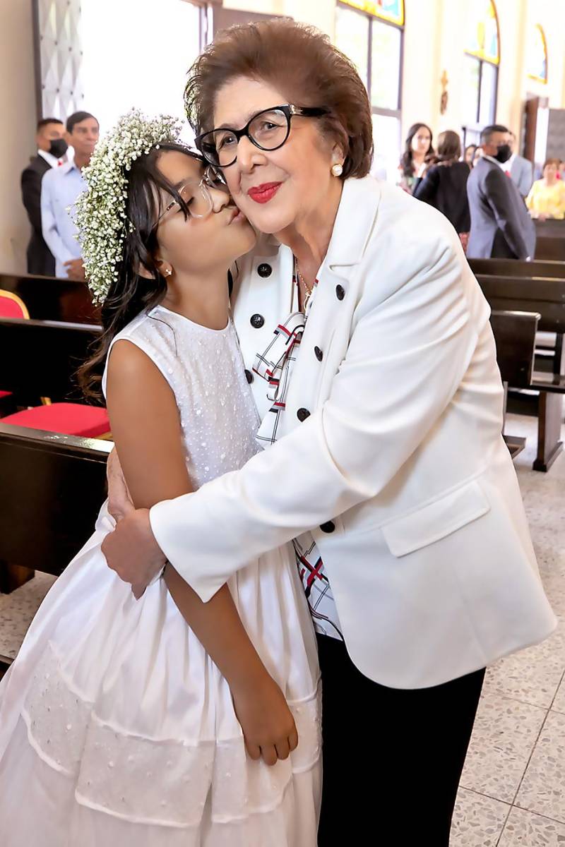 Raquelle Edith con su bisabuela, Hortensia Rosales Sarmiento