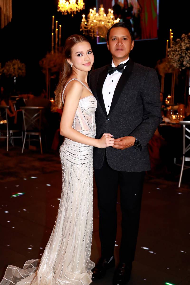 Isabella Castro y su padre Iván Castro. 