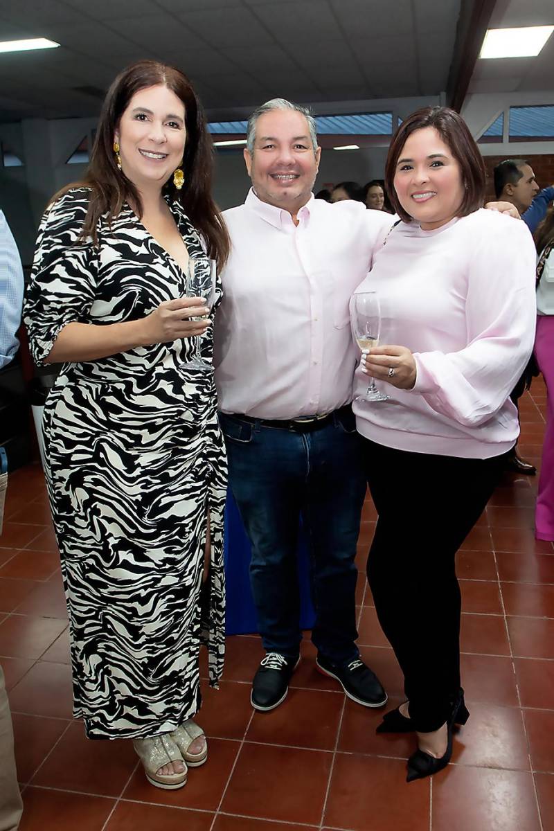 Ingrid Starkman, Alejandro Guillén y Karen Molinari.