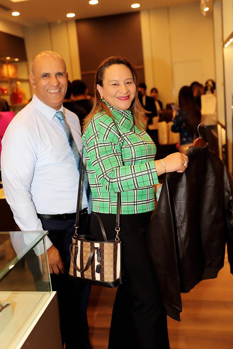 Re-Opening de Danilos en Mall Mutiplaza
