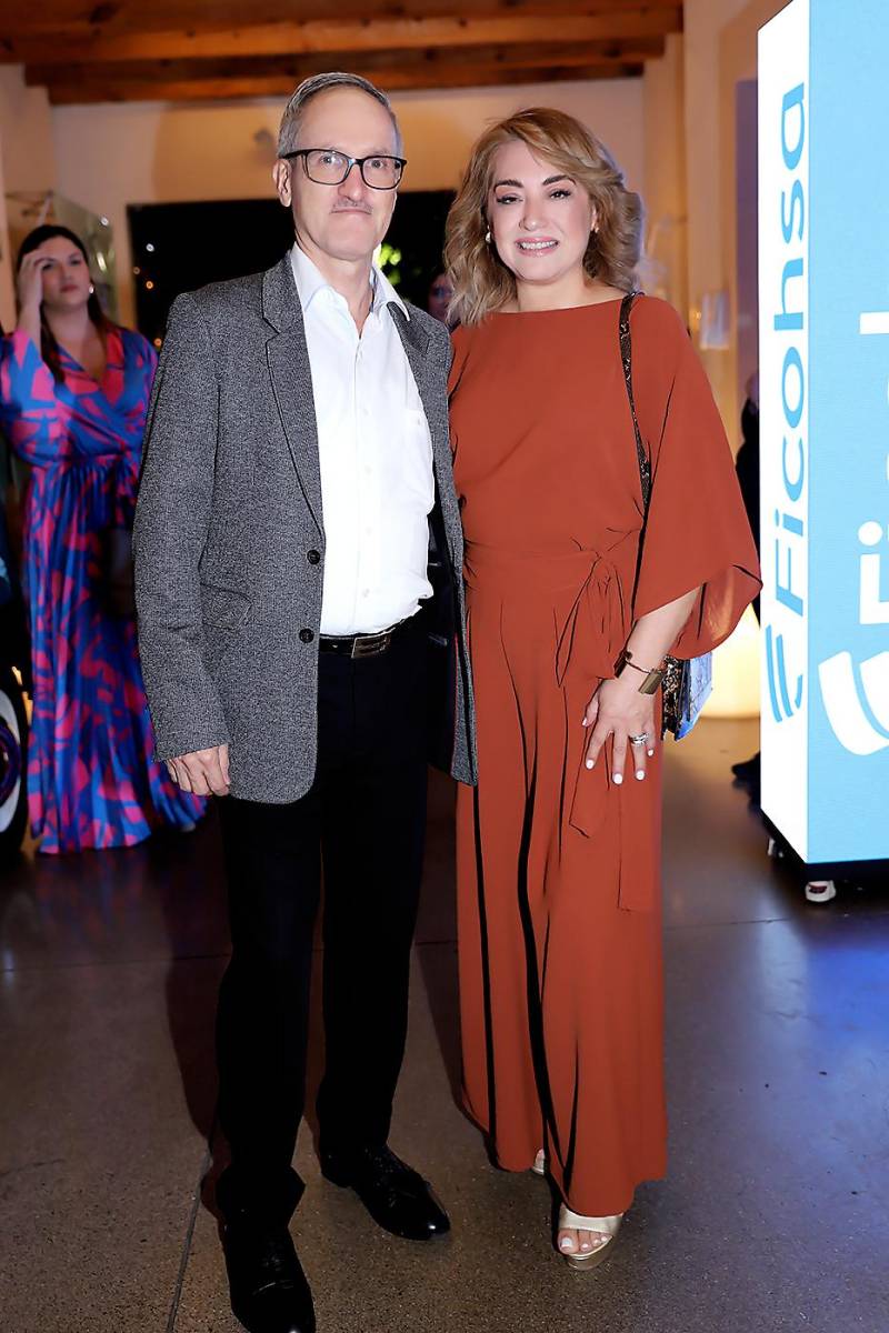 René Valladares y Marisela Cano.