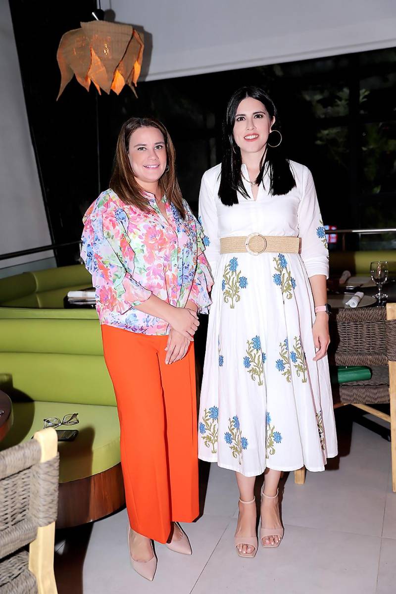 Karol Martínez y Paola Chinchilla.