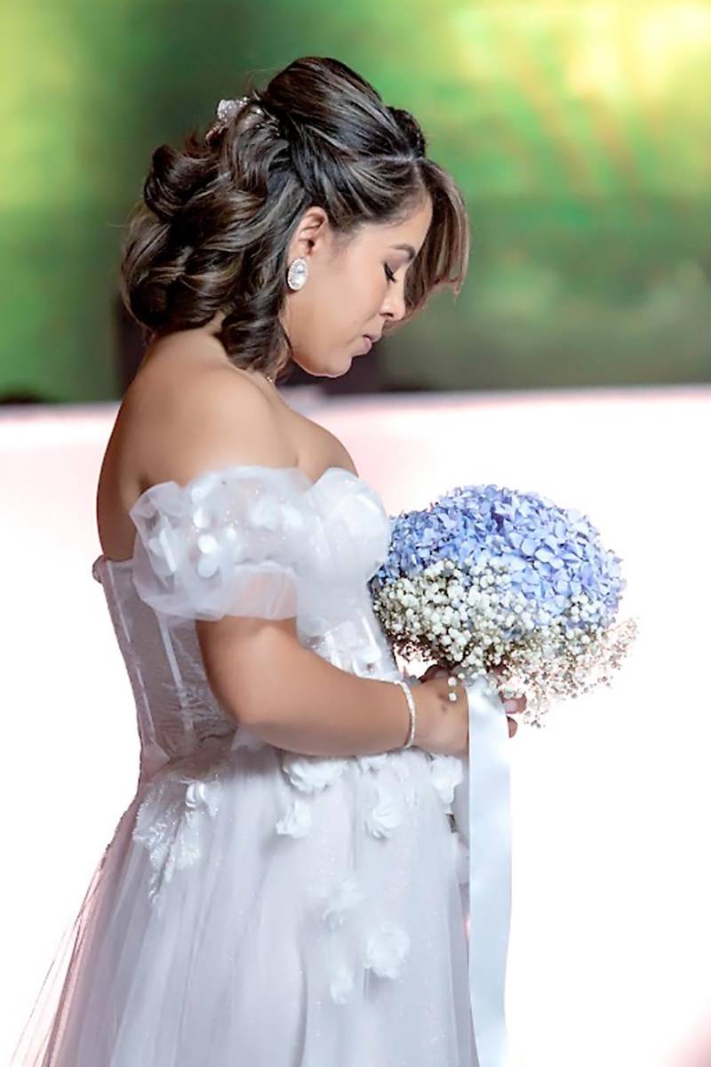 Un delicado vestido de la casa: Via Novia lucio Amy Soriano