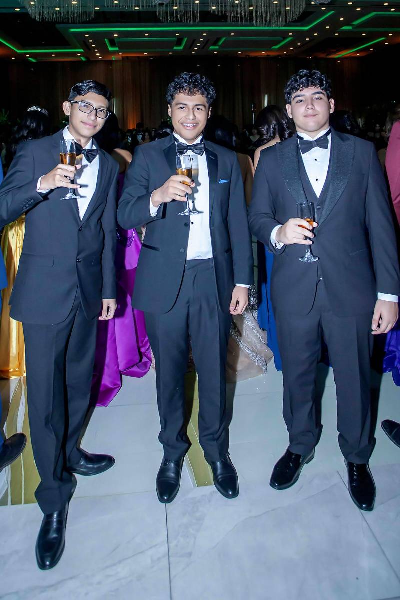 Daniel Ramos, Carlos Muñoz y Alan Arita. 