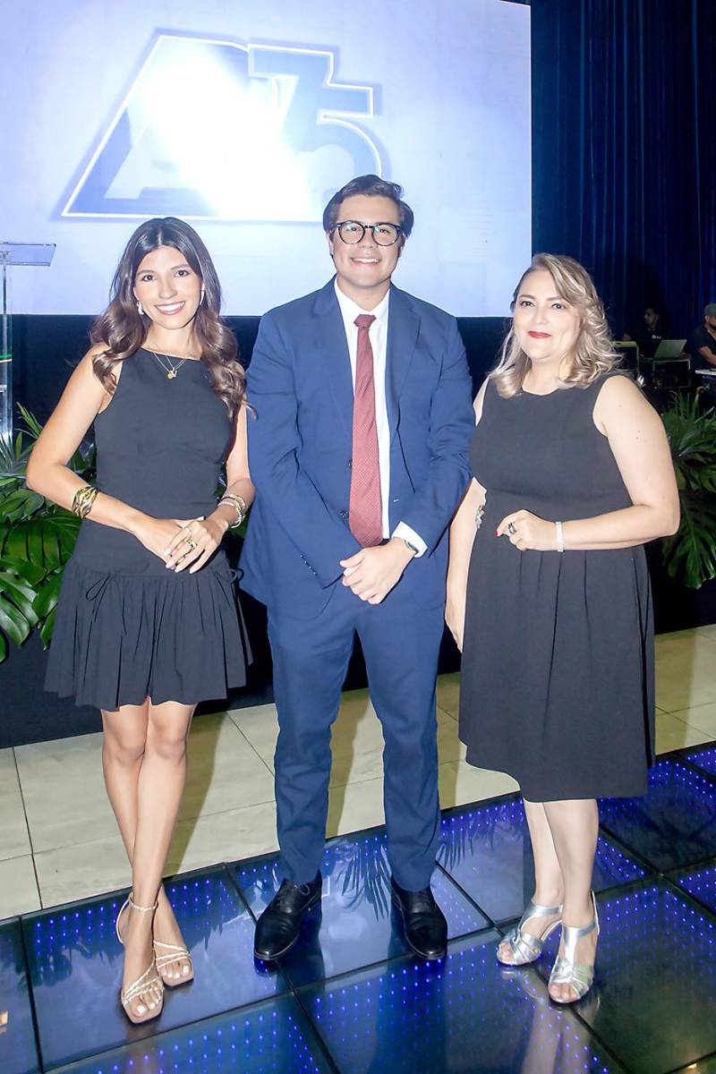 Valeria Bueso, Luis Alvarado y Josset Ordoñez.