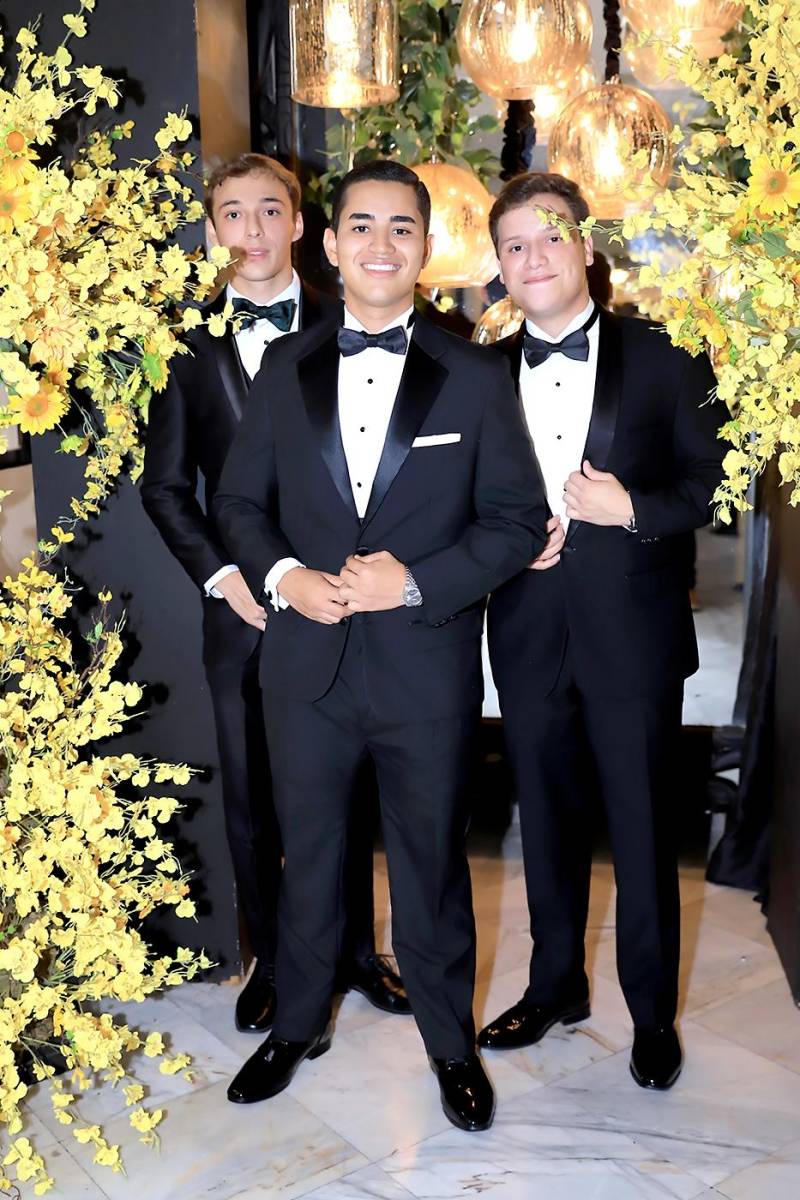 Fiesta de la prom 2025 de DelCampo School
