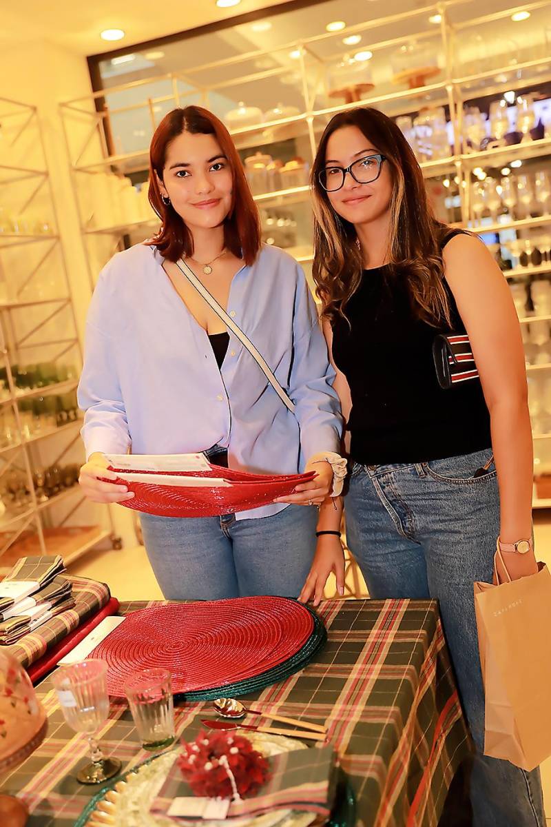 Daniela Olivar y Génesis Álvarez.