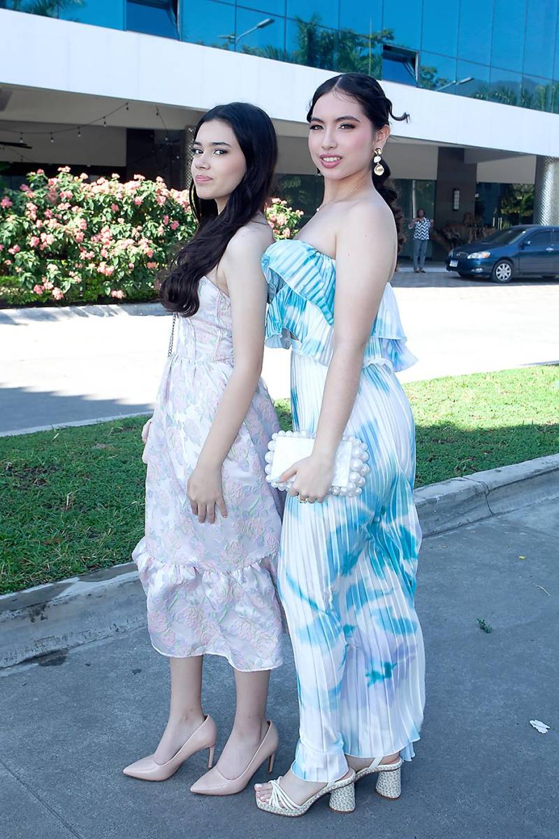 Chelsea Caballero y Vanessa Moran.