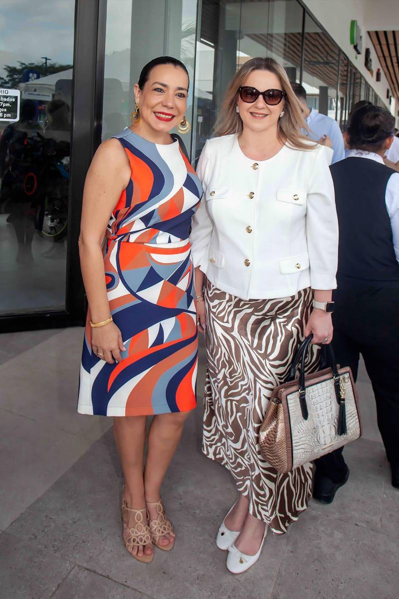 Claudia Suazo y Norma Robles.