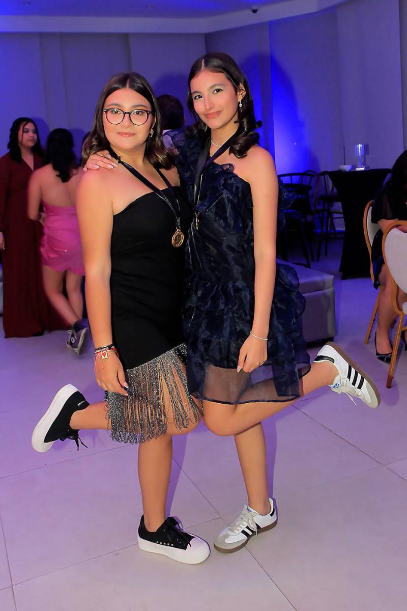Ana Mejía, y Carmen Gabrie
