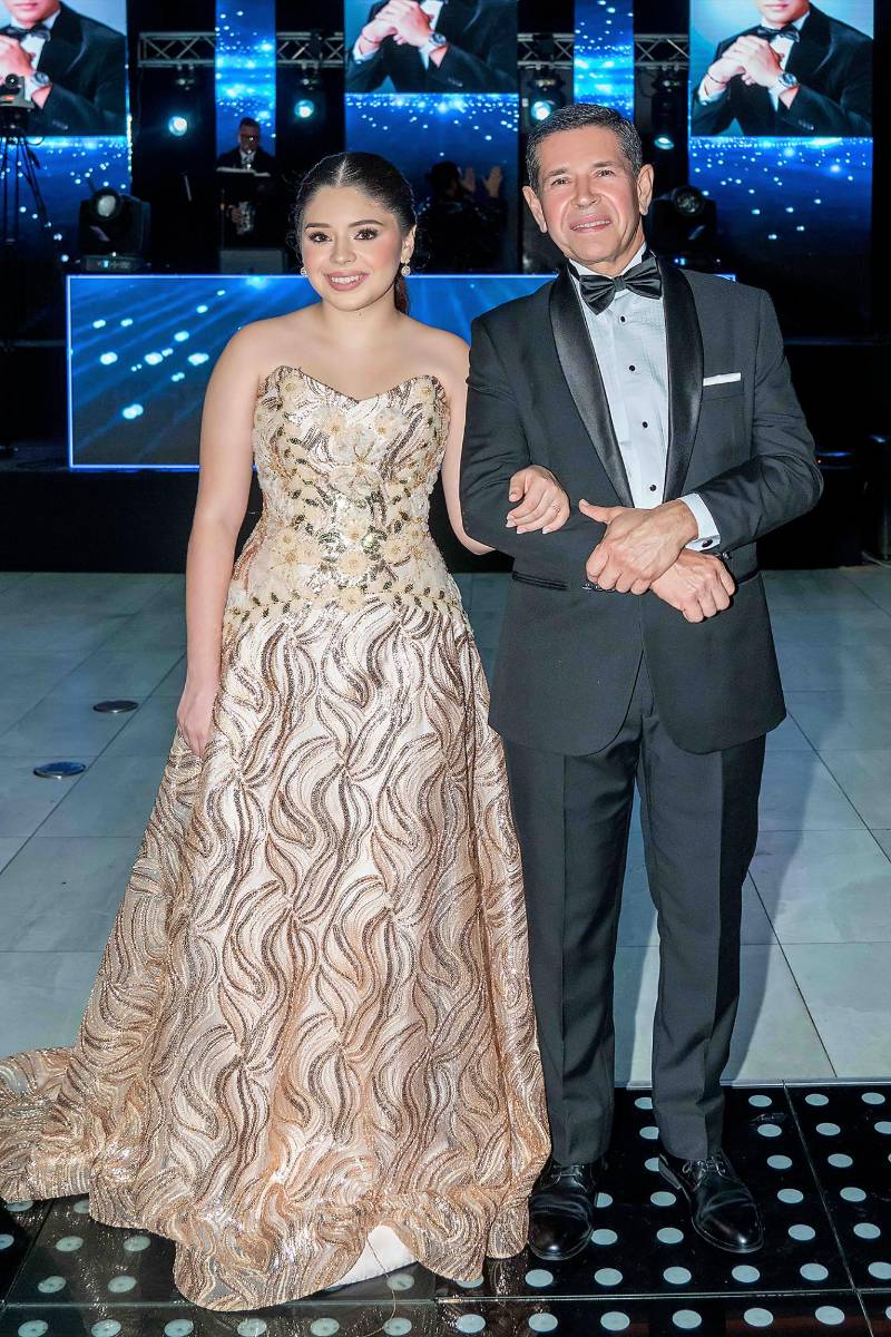 Desfile padres e hijos de la prom 2026 de la Escuela Santa María del Valle