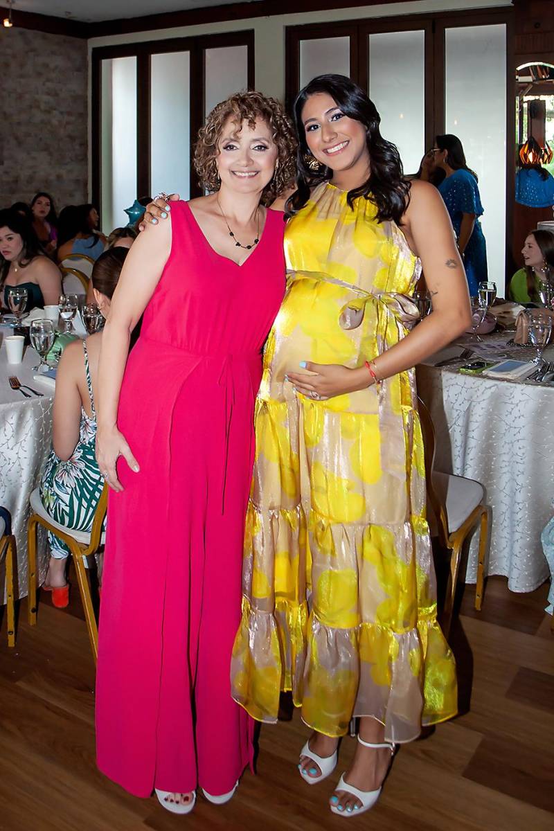 Patricia de Funes y Anna de Funes.