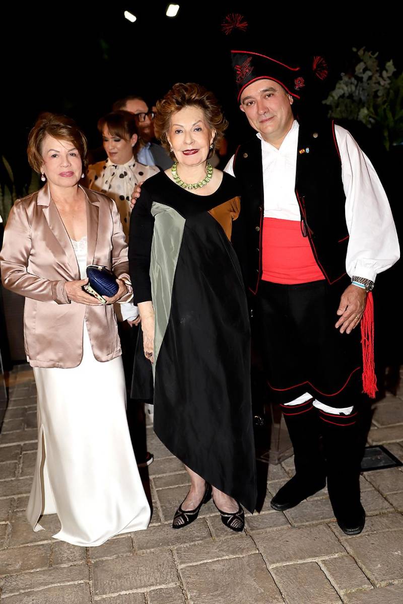 Grand opening de Orujos en Plaza Lara